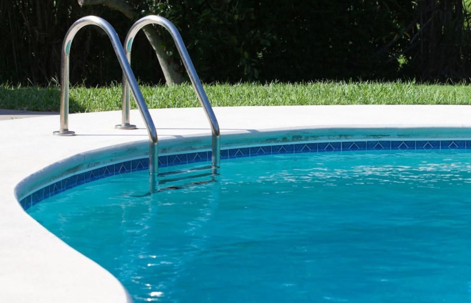 Build a Pool: What Homeowners Need to Know Before Starting cover